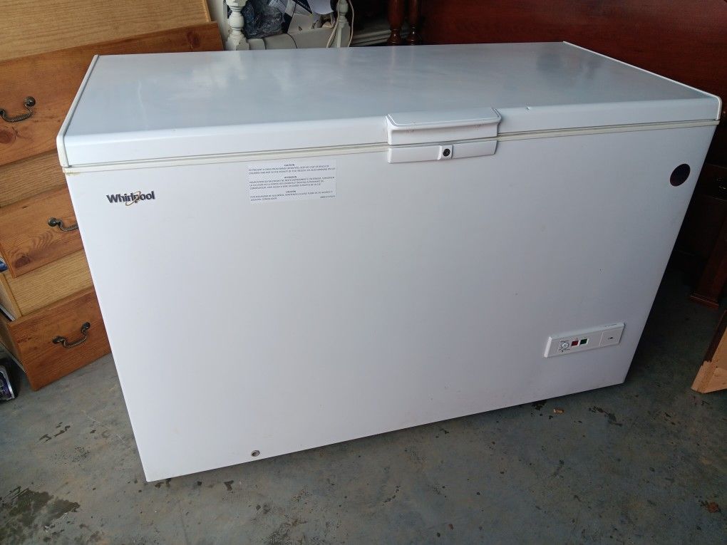 16 Cubic Ft Whirlpool Chest Freezer