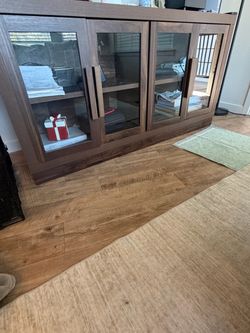 Tv console