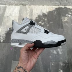 Air Jordan 4 “White Cement” Sz. 8.5