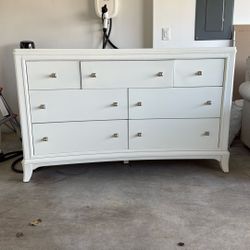 Thomasville Dresser 