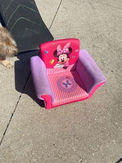 Mini Mouse toddler chair needs cleaning