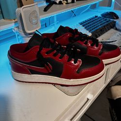 Red Nike air Jordan 1 size 6.5