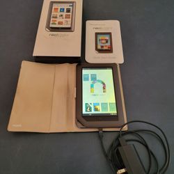 Barnes & Noble Nook Color 5GB, Wi-Fi, 7" Screen, Model BNRV200