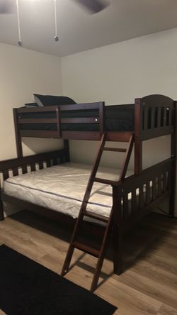 Bunkbeds twin&full with mattress