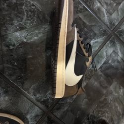 Travis Scott Jordan 1 Low