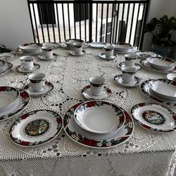 Tienshan Deck The Hall Dinnerware (porcelain)