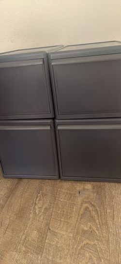 Stackable storage containers