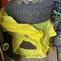 Studded Snow Tires P215/75R15 100s Hankook