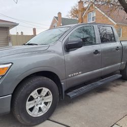 2017 Nissan Titan