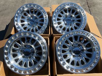 Brand new 17 inch Kmc 552 rims 6x139.7