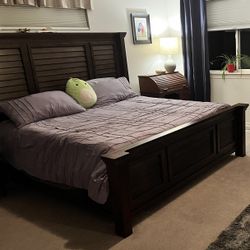 Dark Brown Wood King Bed Frame & Mattress