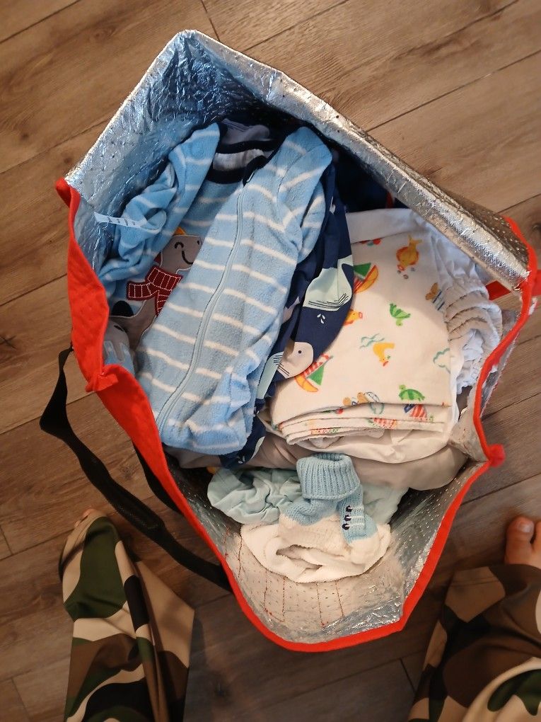 Medium Sized Bag Of 18 Month Baby Boys Clothes And Stuff