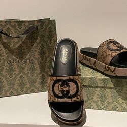 Womens Platform Sandals / Slides