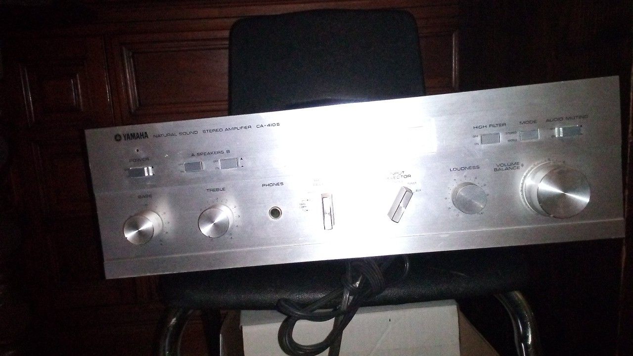 Vintage Yamaha Stereo Amplifier