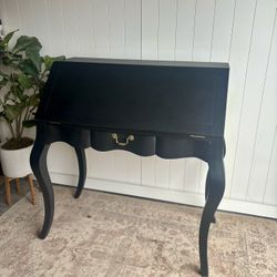 Provincial Style Desk/ Vanity 