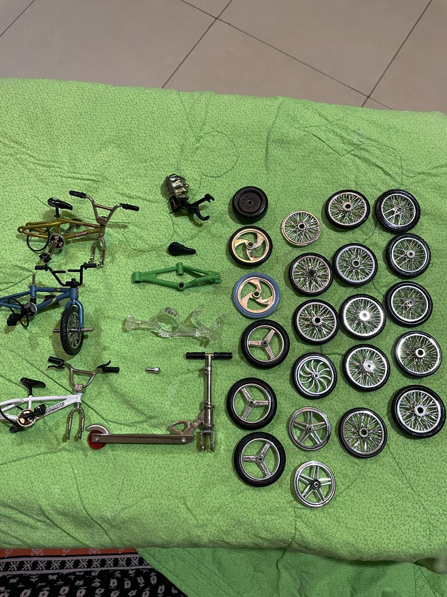Lot Of Mini Bikes And Exchange Parts