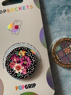 Popsockets