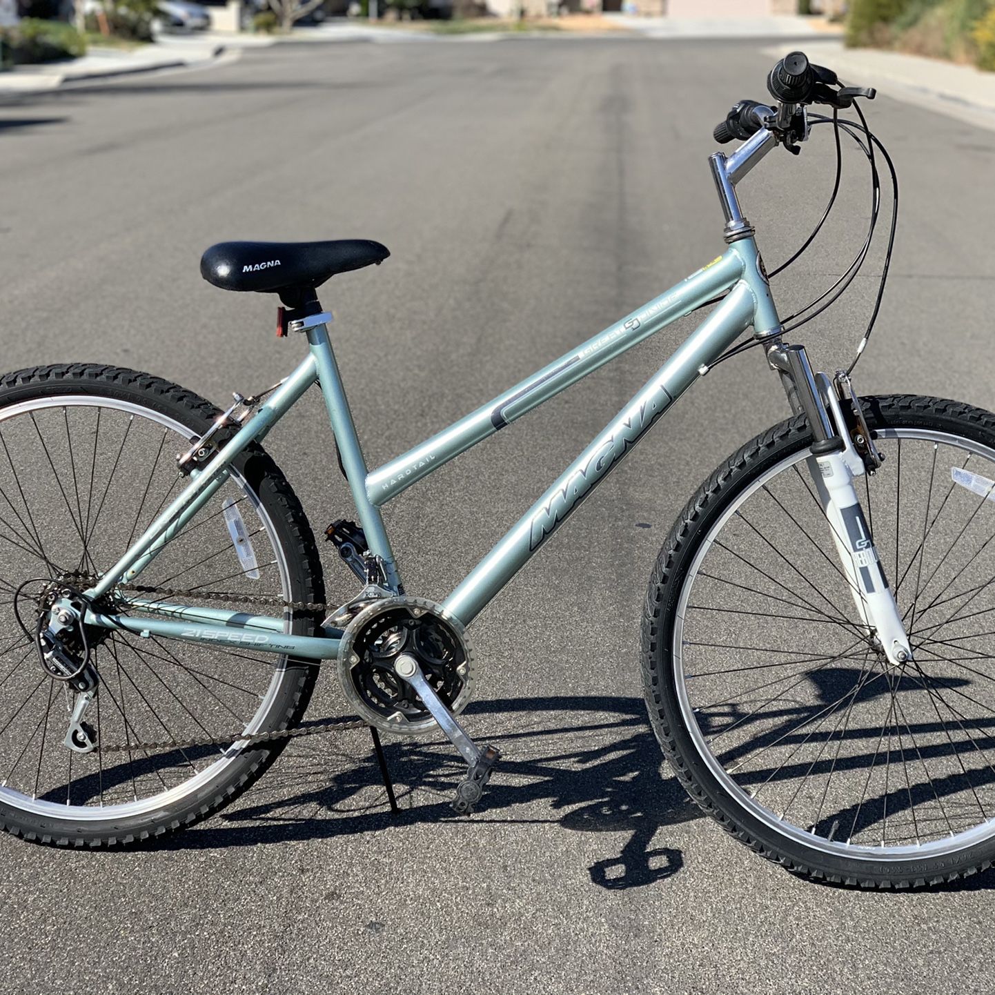 Magna Great Divide 26” 21 speed Mountain Bike