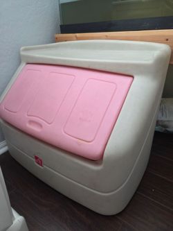 Step2 plastic toy bin