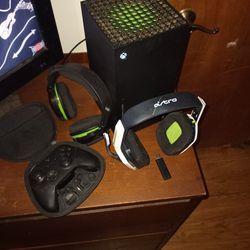 Xbox Series X With 2 Headsets and Xbox Elite Controller