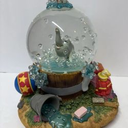 Rare Disney "Dumbo Takes a Bubble Bath" Snow Globe