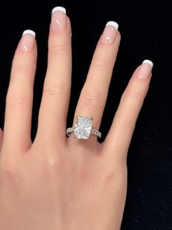 18KT 7.27CTW VVS2 LabGrown Diamond Engagement Ring (IGI Certified)