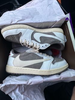 Jordan 1 Travis Scott