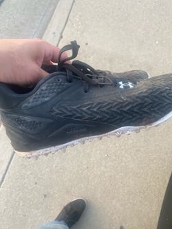 Baseball cleats