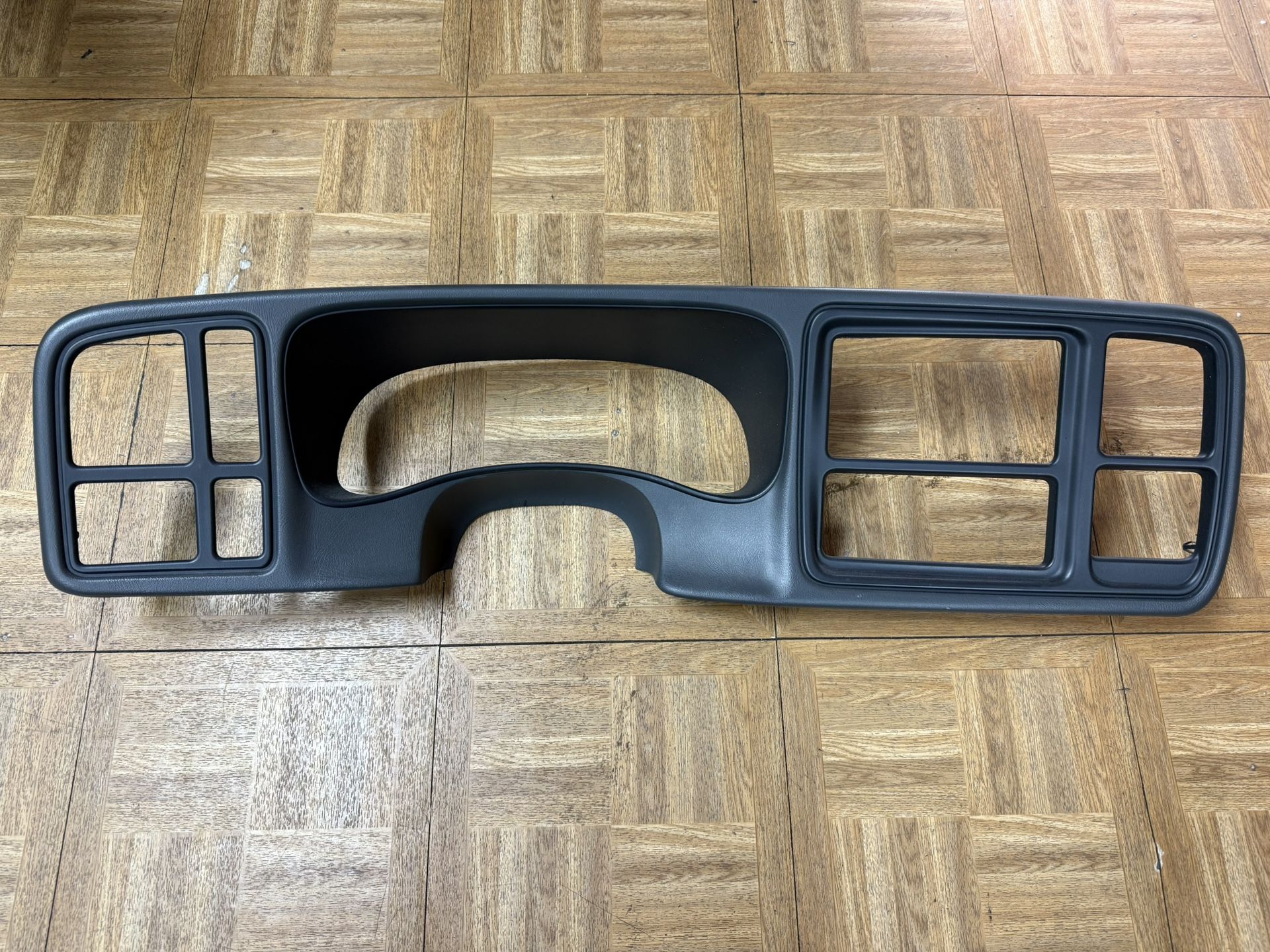 Gmc Sierra 03-06 Dash Trim Panel 
