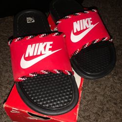 Slides Nike Beaded $60 Size 7