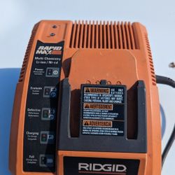 Ridgid rapid max battery outlet