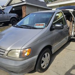 2001 Toyota Sienna