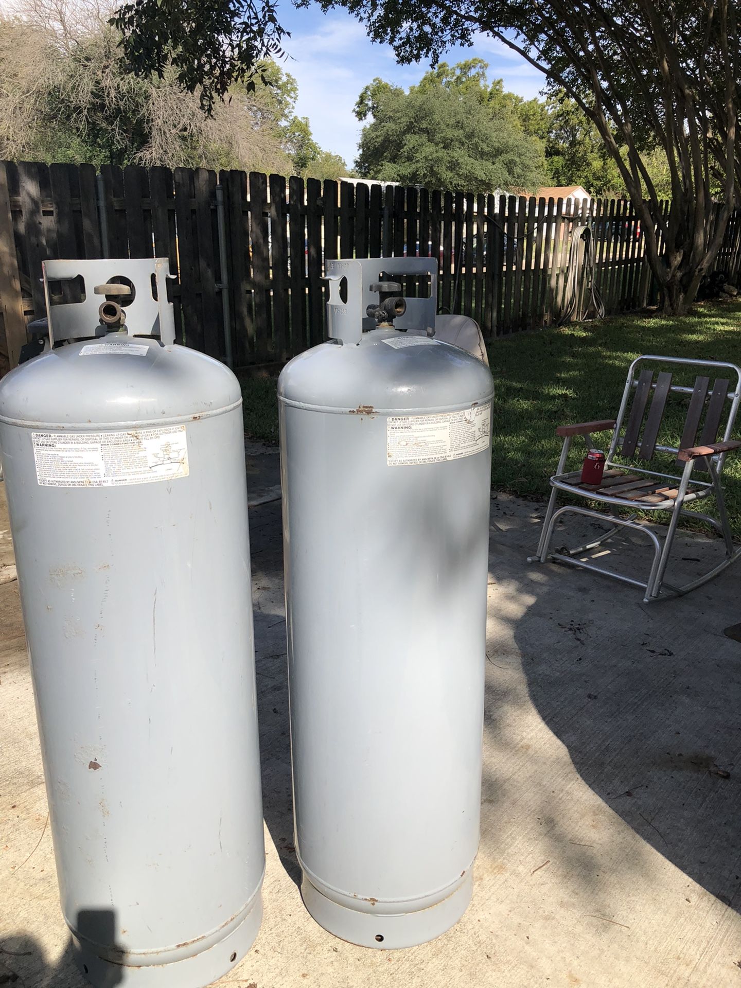 PROPANE  TANKS —100 Lbs 