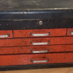 Old Heavy Steel Tool Chest 50.00 Obo