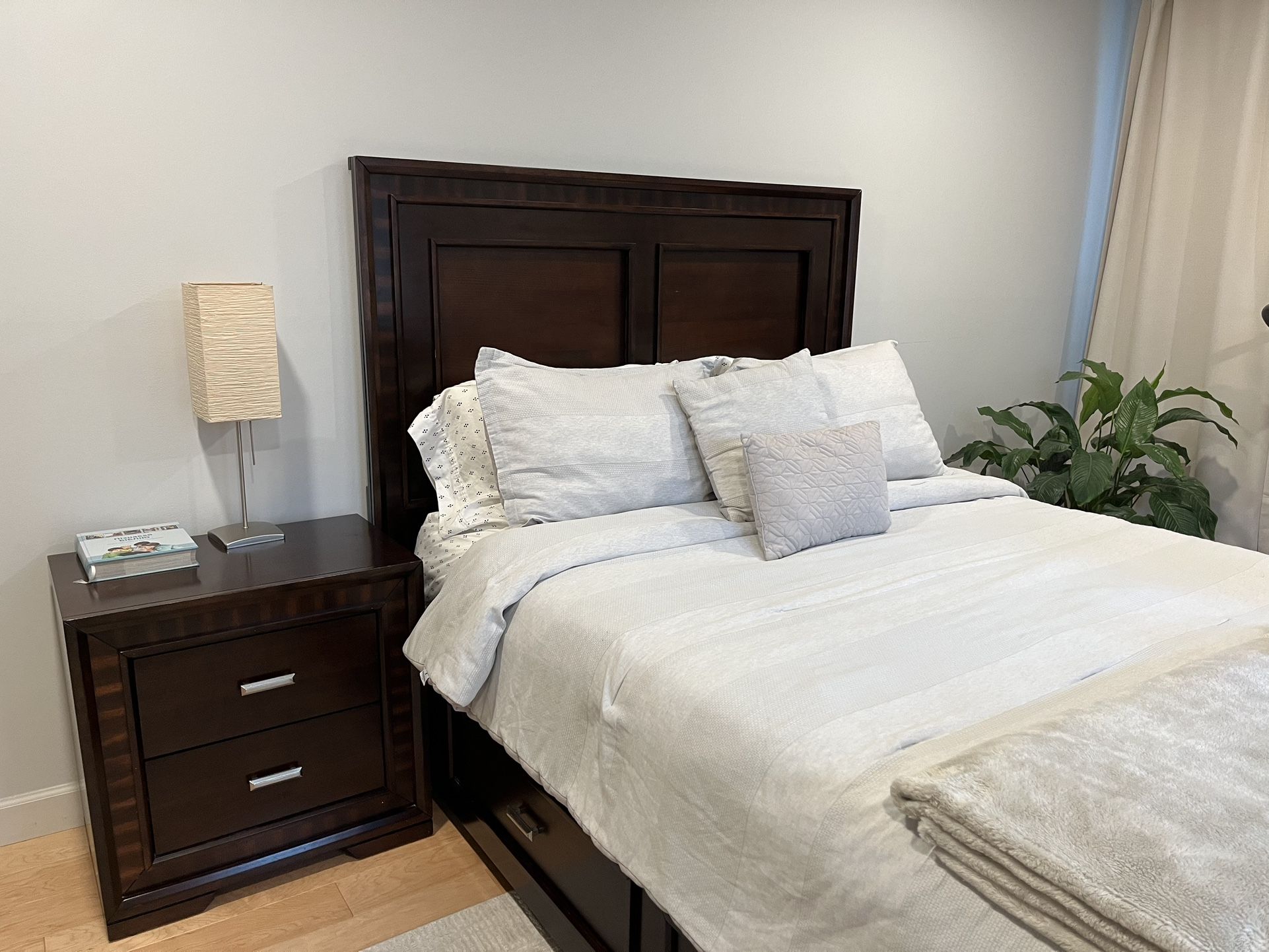 Queen Size Bedroom Set 