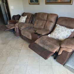 Love Seat & Recliner Set 