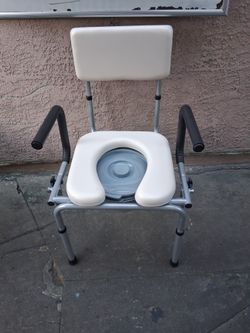 Toilet  Commodore  Wirh Arms