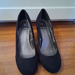 Fergalicious Suede Heel Pumps Women's Size 8.5 NEW 