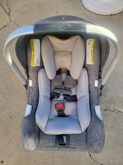 Nuna Stokke Car Seat With Base