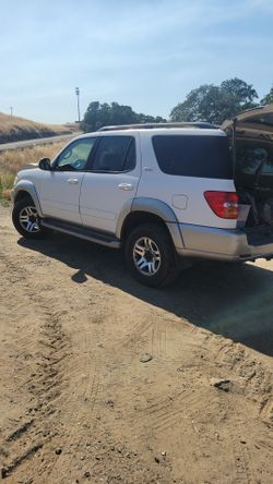 2004 Toyota Sequoia