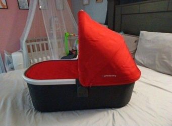 Vista Uppababy Red Bassinet
