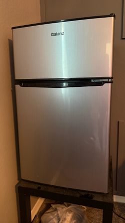 Mini fridge
