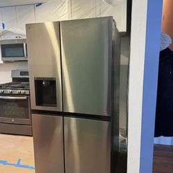 NEW LG 27 cu ft Smart Refrigerator for sale