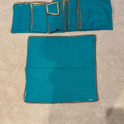 Table Cloths Or Napkins 