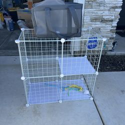 Little Cat Cage with a Small Carries. 