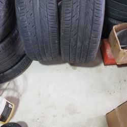 245/35/20in TIRES 