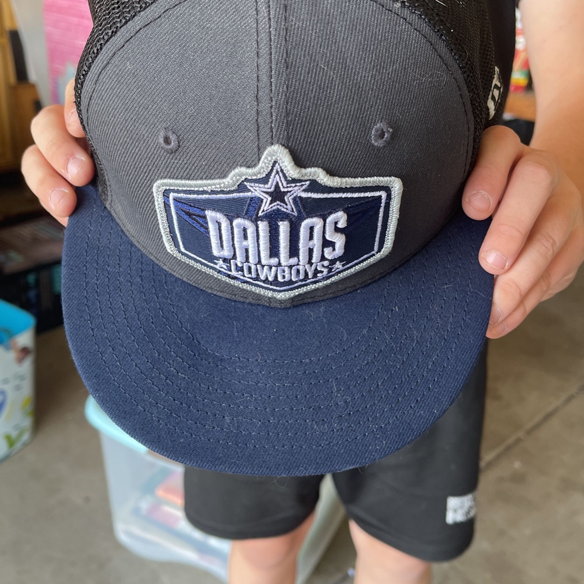 7 1/8 Dallas Cowboys Hat Like New