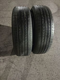 (2) 225 65 17 Dunlop used tires