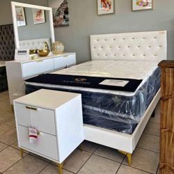 New 4pc Bedroom Set Queen In Box 📦 