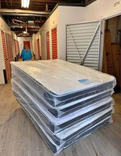 Get Comfortable : Twin Size Mattress & Optional Box Spring - Fast Delivery !